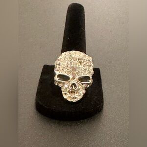 💀 Rhinestone Skull Statement Ring – Crystal Punk Glam Rock Edge
